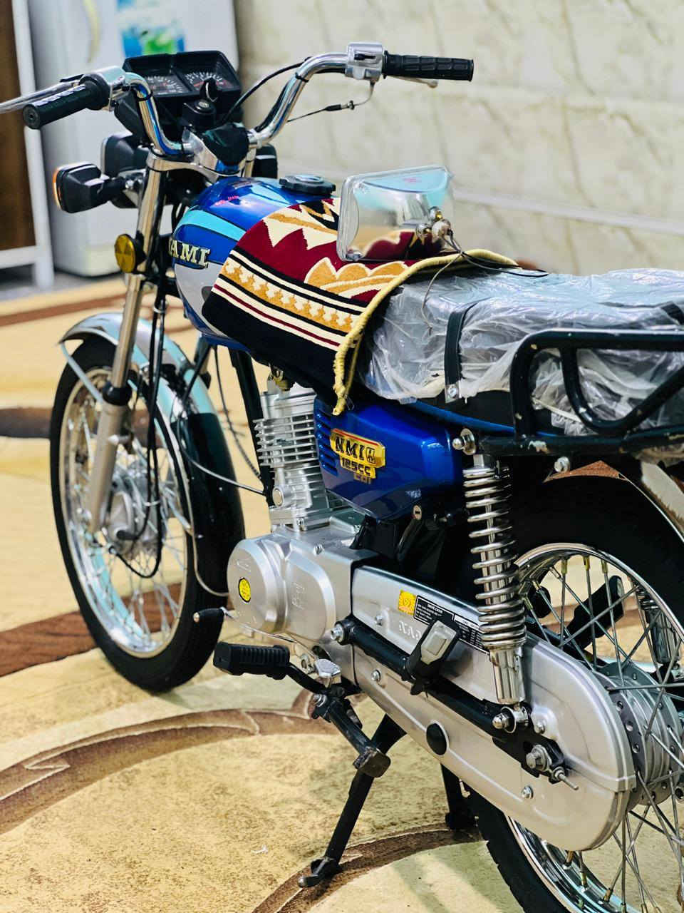 السلام عليكم 
نامه شلامجه مديل 23 اوراق اصلي وكاملات 
دراجه ناشفه بلاد مال جناي مكينته جيله ما تنكمش مكان رميثه اتصل. ***********
