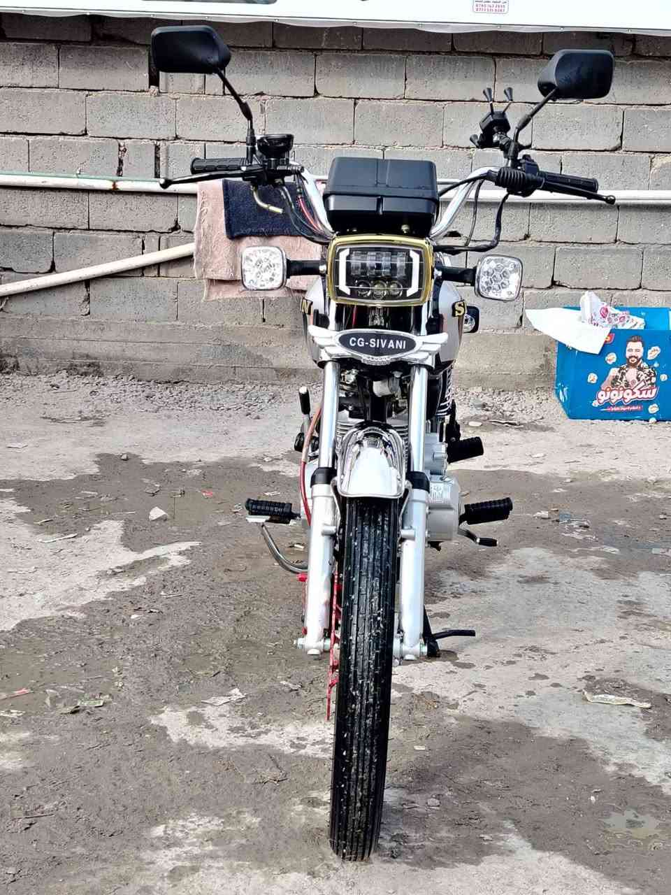 السلام عليكم دراجه البيع سافان خمسه كير صار شهرين من طالعه موديل 26 سعره 750 بيه مجال الشراي  دراجه مكفواه كله  رقم تواصل *********** بي واتساب
