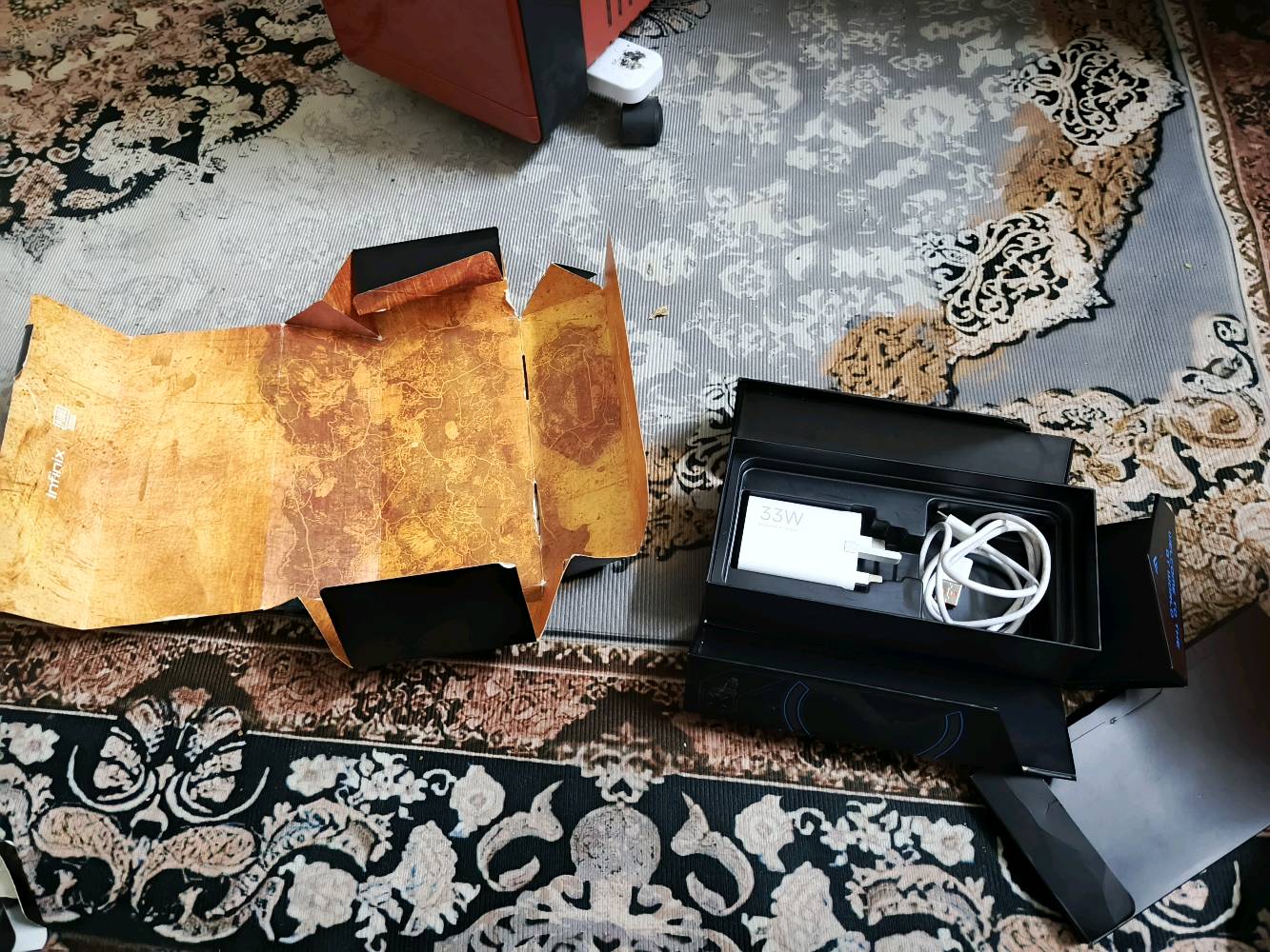 العنوان موصل جانب الايمن مراوس ايفون