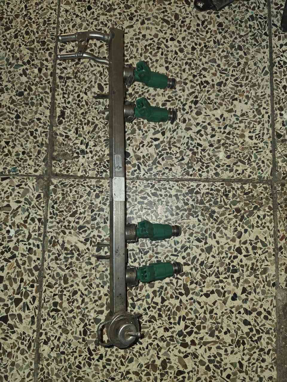 السلام عليكم
نوزلات اقتصادي  كوري اصلي اج وان +فتون
عقل اج وان اصلي مفتوح من السياره شرط الشغل
تجاوي اج وان 
عدد 8
مكاني بغداد صليخ
***********
