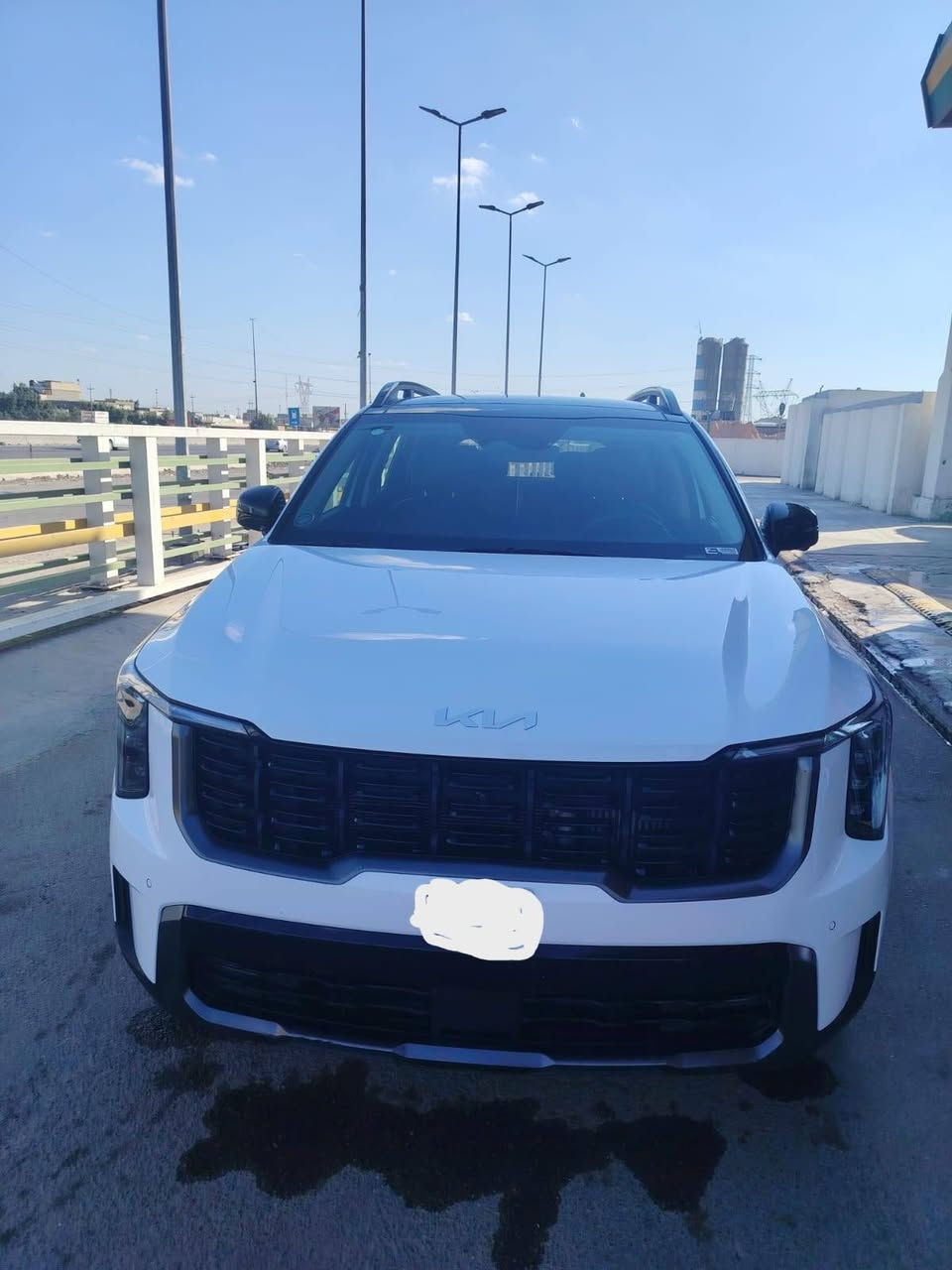 السلام عليكم 

كيا سورنتو  2024 VIP وارد امريكي 
رقم بغداد انكليزي 
حادث مثل ما موضح بالصور 
السيارة باسمي تحويل مباشر 
المواصفات :
1- مكينة 2,500 تيربو 
2- كشنات منفصل 
3- كامرات 360 درجة 
4- حساسات امامي + خلفي + جانبي 
5- رادرات امامي خلفي جانبي
6- كشنات جلد تبريد تدفئة كهربائي
7- بانوراما 
8- بلاك ادشن 
9- تخم تاير جديد قبل يومين شادة 
10- اندرويد اوتو + ابل كار بلي
11- 34 الف كيلو متر 
12- جنطة شفط كهربائي 
13- تشغيل عن بعد 
14- بنيد جكات 
السيارة ما متعوبة استعمال شخصي 
السعر : 30,000 $  ثلاث شدات 
للاستفسار التواصل على الرقم 
*********** بغداد, العراق
