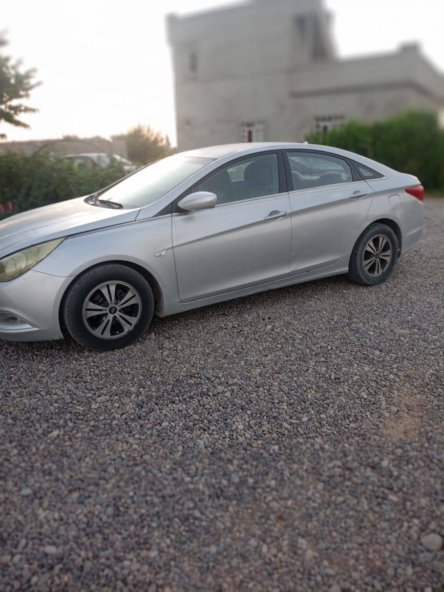 سلام عليكم سياره سوناتا مظلع مدويل عشره مصبوغه حرام لبيع السعر 95بيه مجال شي قليل يرهم مروس بسياره احدث انطي فرق بشهر حسب التفاق ***********
