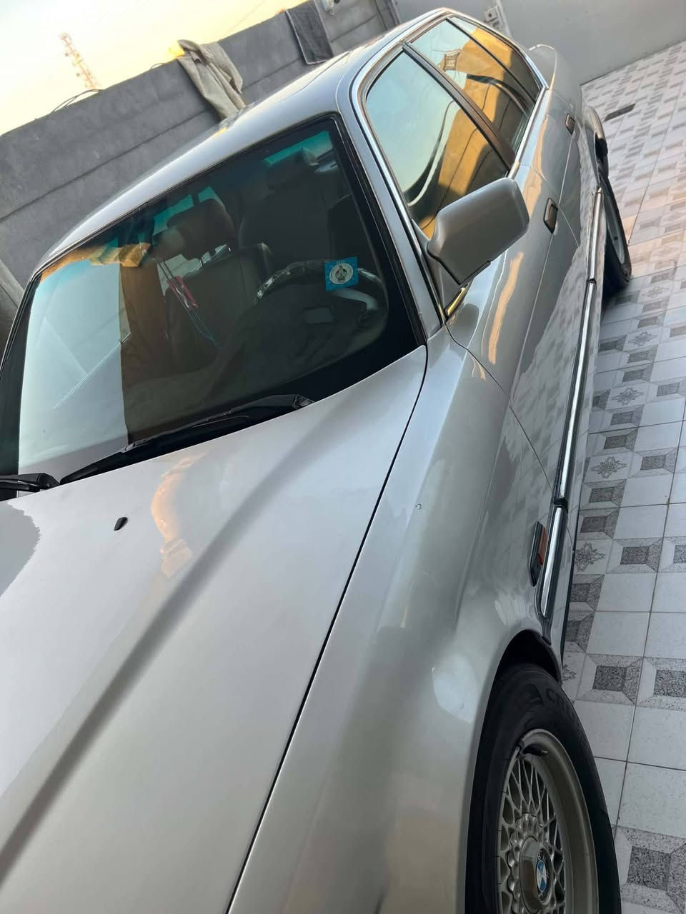 735السياره نضيفه خير من الله جاهزه من كلشي وكلشي شغال تبريد كير محرك كله مكفول رقم بغداد الجديد سنويه جديده كشن كهرباء جلد اسود جاهزه من كلشي ***********با65وبيه مجال
