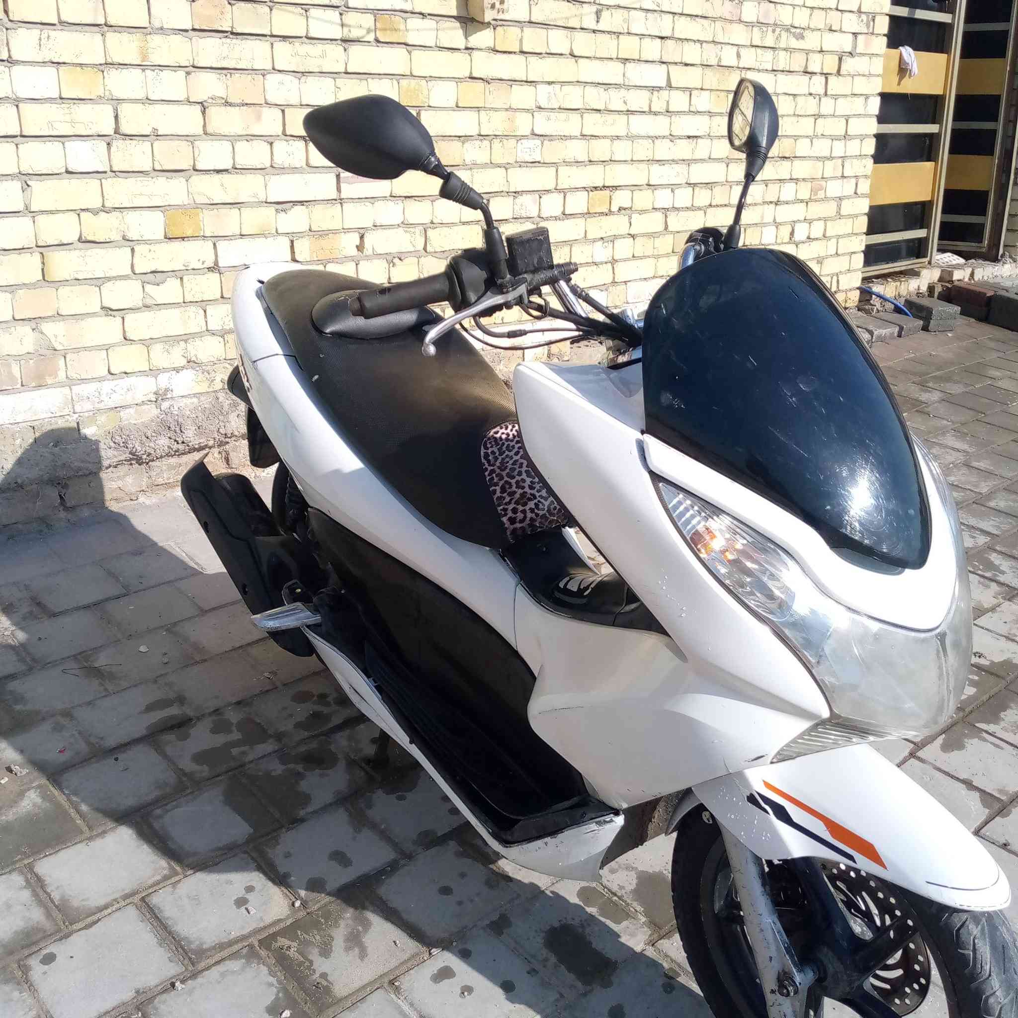 السلام عليكم شباب دراجه بي سي اكس الجيل الاول دراجه كلها بلاديه العنوان بغداد مدينه الصدر السعر مليون وربع وبيها مجال بسيط ***********
