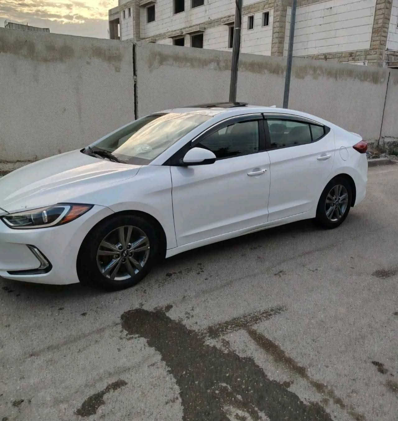 السلام عليكم
النترا موديل 18 وارد امربكي حادثها ربع البنيد وجامع والباقي مكفول فول مواصفات فتحة وبصمة مكينة ٢٠٠٠ دوش 
 بيع سريع
العنوان بغداد زعفرانية 
الاتصال *********** بغداد, العراق
