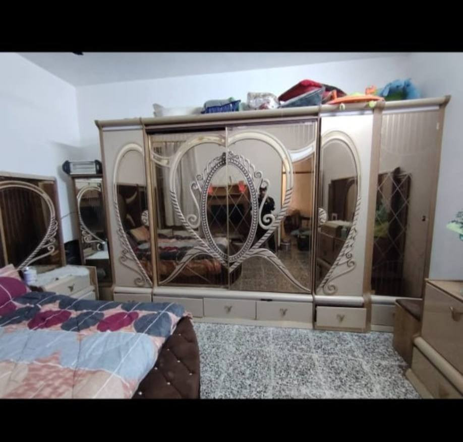 غرفه النوم لل بيع 
سعر ٥٥٠ بيهه مجال بسيط
كلش ضخمه ونضيفه
اضراهه بسيطه

عنوان بغداد ابو غريب شهداء
رقم وتساب فقط
*********** 
+964 750 091 1344
