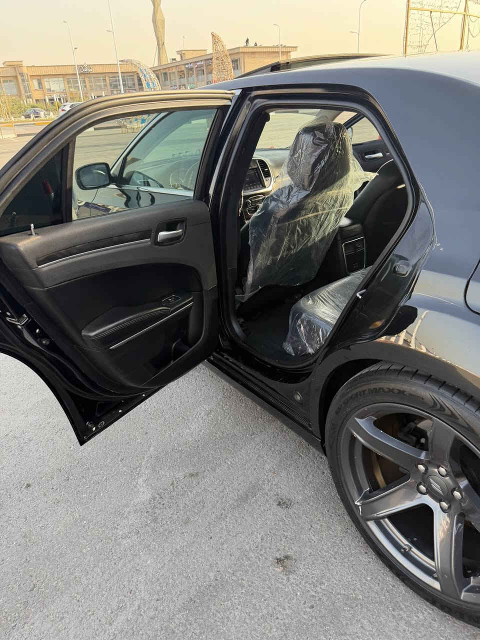 السلام عليكم  اوبامة 16اصل معلية 20السيارة كشنات جلد تبريد تدفئة بنرامة محرك 3600 ماشية 200 السيارة استخدام شخصي مامشتغلة ع خط رقمة بصرة تحويل مباشر السيارة كلش جديدة وحلوة نصبتهة ماشالله مابيهة نقص برغي حدادية تخم تاير مع باتري كلهن ماصارلهن شهر     السيارة اجت من امريكا بيهة بس بنيد وجاملغ عكس السايق و العراق صار بيهة صبغ ب القمارة شبرين صبغ .السيارة 170وبيهة مجال قليل مكاني البصرة رقم الهاتف ***********
