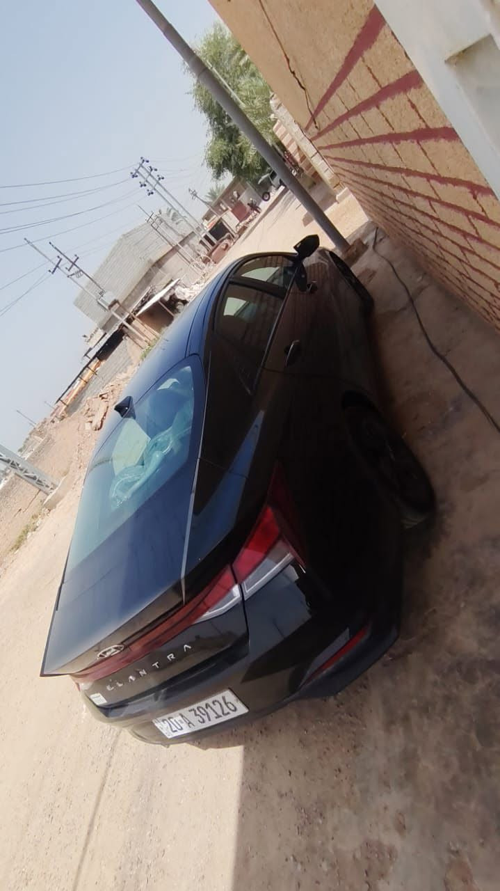 هونداي الانترا للبيع 
موديل 2023
الضرر جاملغ خلفي 
السياره نضيفه وحلوه 
وعلى ايدي 
سياره بسمي 
للاستفسار الاتصال 
على رقم 
***********

