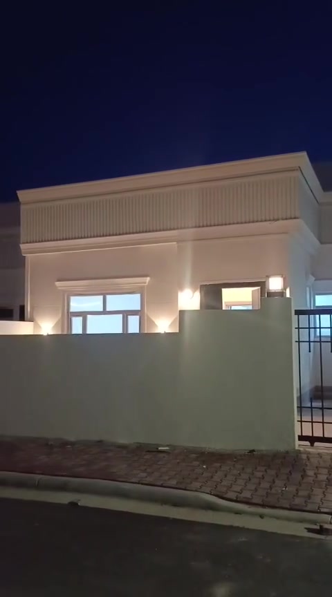 السلام عليكم
يوجد دار للبيع مجمع دجله السكني تكريت
 مساحه 200 متر طابق واحد شارع 15
يتكون من غرفه نوم عدد اثنين
 صحيات عدد اثنين
 واستقباله هو هول
 زائد المطبخ غرفه مخزن زائد بيتونه
البيت زيرو ما مسكون
 سعر الكلي 135 مليون
 مقدمه الدار 70 مليون
 والباقي قسط بالشهر مليون
او تحب تدفع 540 مقطوعه بدون سنوي
 وبدون استلام مفتاح
 الدار بدون مبادره حر
 الاستفسار اتصال بالرقم ***********
