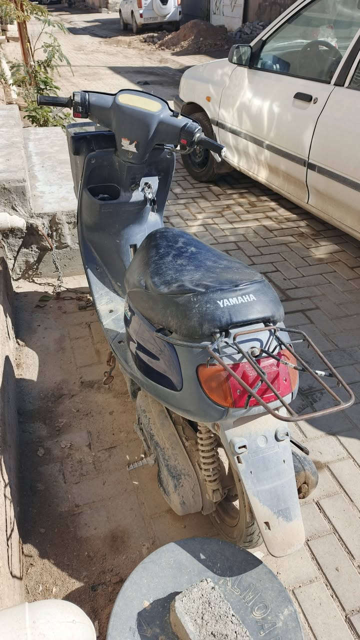 السلام عليكم 
دراجة للبيع هاي يسموها زعرة مادري منغولية ماعرف صراحه المهم اخذتها حاوية صارلها هواي عندي ما فتحت مكينتها بس كابريتا هاي الاشياء الخارجية بدلتها. 
اشتريت سيارة وتركتها صار شهر يمكن الدراجة شغالة كلشي مابيها رايدها ب١٥٠ قفل بدون عملة مكاني الديوانية حي الفرات شارع الصب الي يحب يتواصل وياي خاص


**إذا كنت صاحب هذا الإعلان وتريد حذفه لأي سبب، رجاءا أرسل رسالة إلى الدعم الفني**