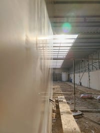 خلفات جص و بياض و لبخ تصفير مساطر و واجهات فوم و طلس متفرغ حالياً للات...