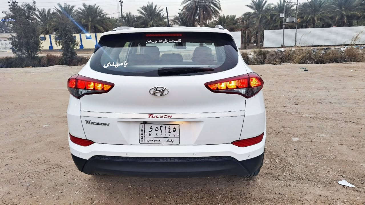 توسان ١٨ خليجي  رقم بغداد مكفوله. من الصبغ والظربه محرك ٢٠٠٠ تبريد قطعتين. سايد بريك رجل. سياره نظيفه جدا. وكلشي موضح بلفيدو سعره   ١٨٥ للاتصال
***********
