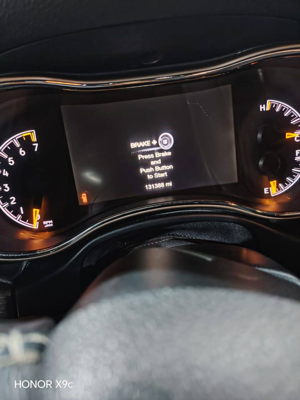 سلام عليكم جيب لاريدو موديل ٢٠١٦ ضررها كلين ماشيه ١٣١ ميل السياره كندي السياره فول مواصفات بس سليت كشن حضن كشن كهرب حار وبارد سعر ٢٤٠ بيهه مجال السياره رقم أربيل دولي السياره بل موصل رقم تلفون كورك *********** اسيا ***********
