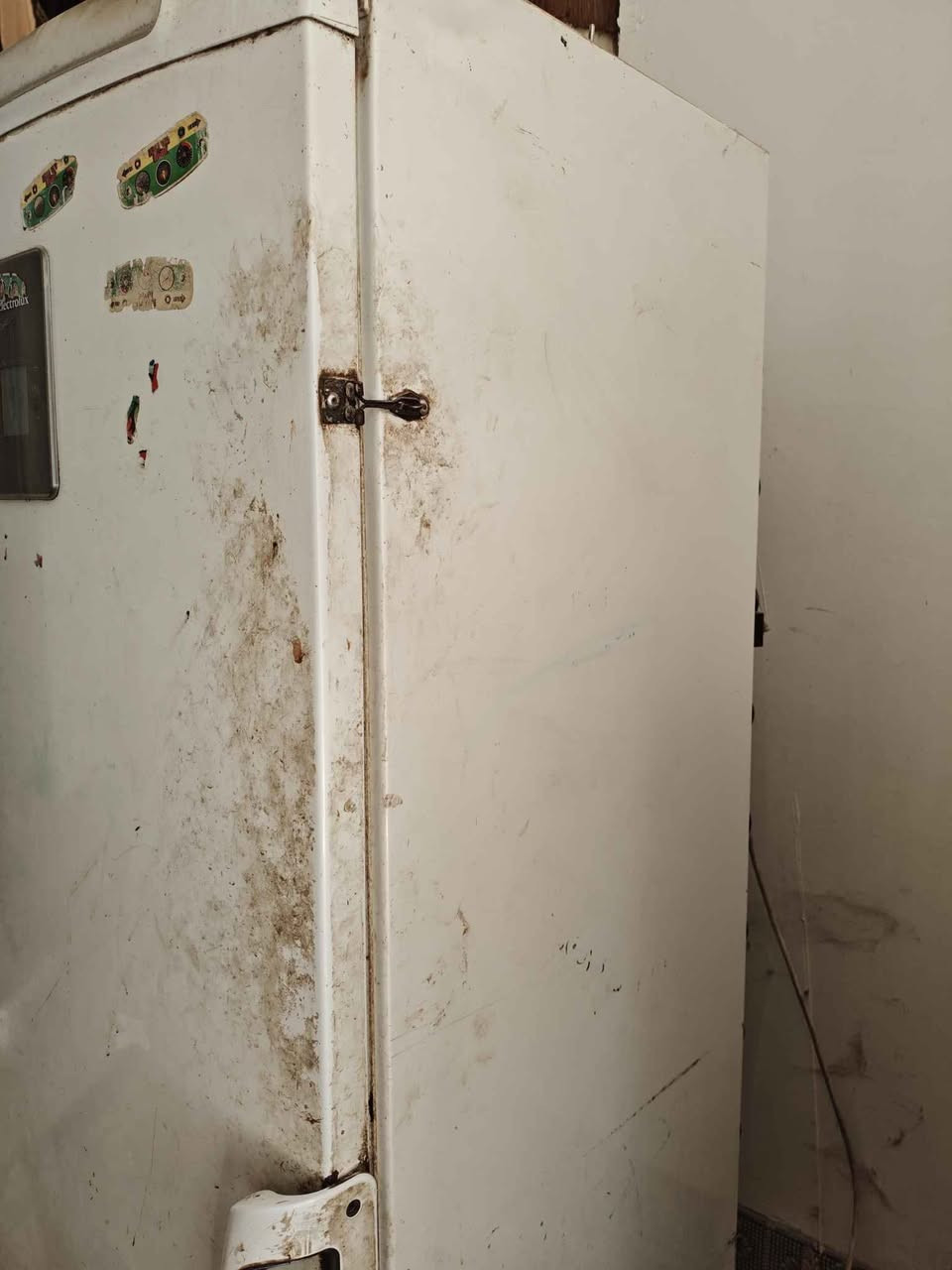 ‎السلام عليكم ورحمه الله وبركاته عندي هاي الثلاجه تشتغل بس ما تبرد للبيع قيم وخذ‎ حمزة, القادسية


**إذا كنت صاحب هذا الإعلان وتريد حذفه لأي سبب، رجاءا أرسل رسالة إلى الدعم الفني**