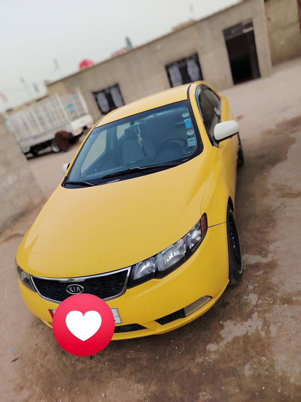 السلام عليكم كيه فورتي للبيع 2010 وارد أمريكي مكينه 2000 جديده رقم بابل انكليزي التفاصيل الأتصال علئ الرقم ***********
