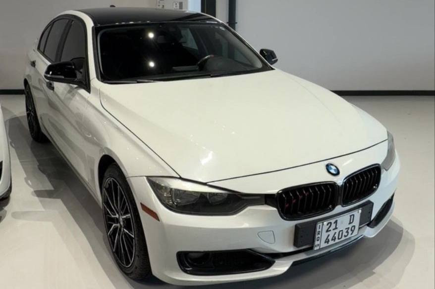 بی ئێم دەبلیو مۆدیل 2016  320i 2.0t
مواسەفات ستاندەرد 
کوشن نیوجلد کوشن هیتەر
ڕاداری خەتی جادە ڕاداری ئاوێنە زدە 
فول هیتەر 
چەندین مواسەفاتی تر
بۆیاخ نیو بۆنیتی بۆیاخە 
بە کامل دەیفرۆشم بێناو بێ ئێرباگ

سـعـر : لە کۆمێنت داوابکە ڕاستەوخۆ بۆت دێت 📥 

گێر و مەکیەنەی بەشەرت 
هیچ کێشەیەکی تێدا نییە 

ژمارەی خاوەنەکەی 
***********
