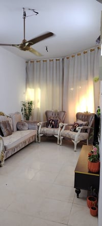 تخم ملكي • ٢ قنفات كبار • ٢ كراسي