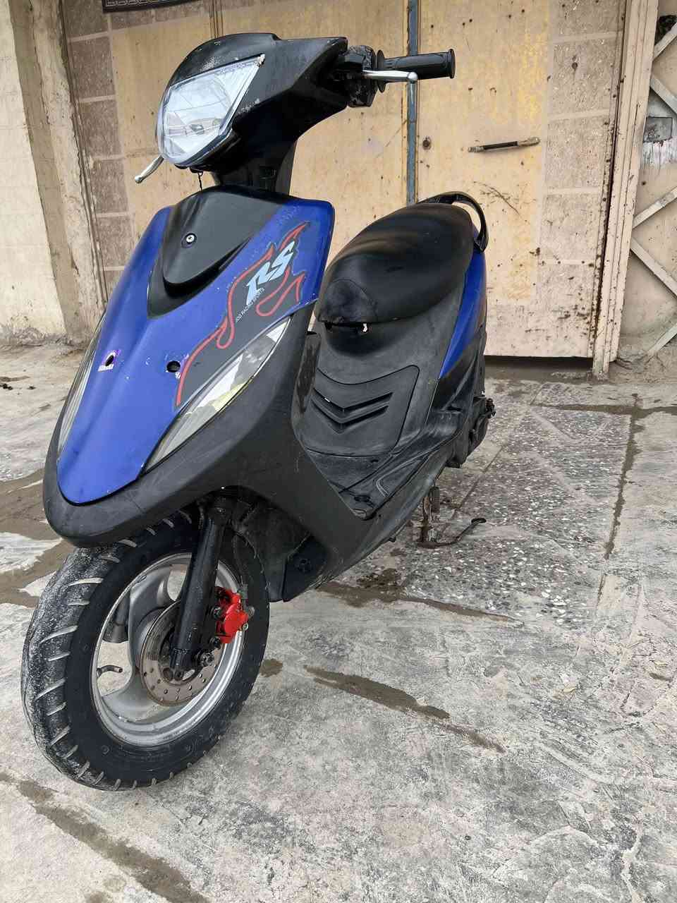 سلام عليكم ماكس عدله الدراجه جديده مكفوله ختم واحد ملحه دراجه مال رمبه سلف بلادي كبريتر بلادي صالونصه بيهه بلاديه من رمبه  المكان  ♥️   لامين الثانيه شارع النواب ❤️الرقم ***********✅
