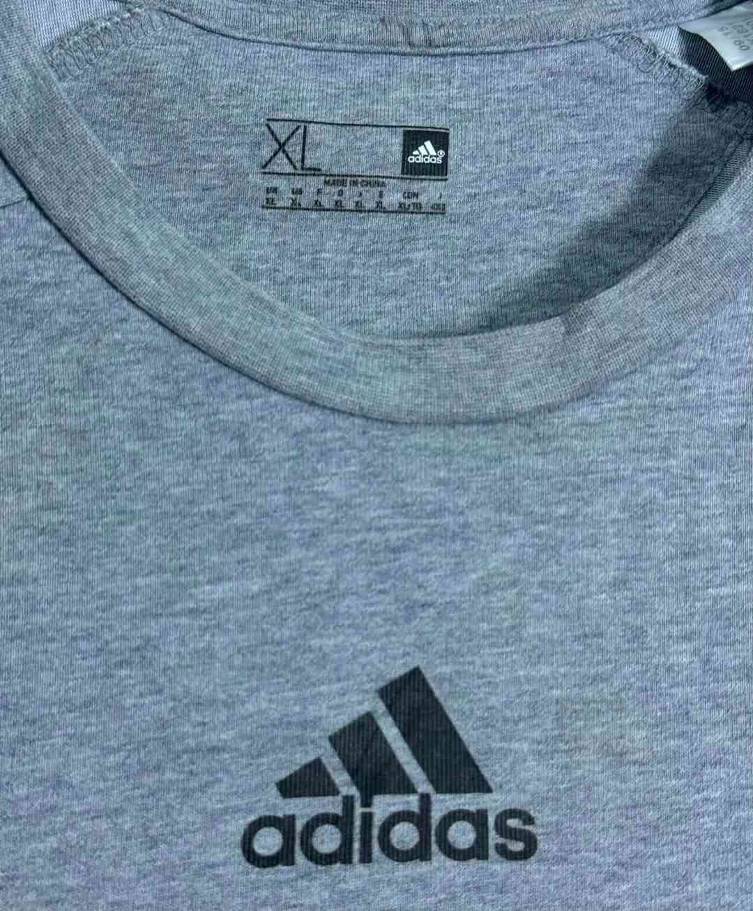 تشيرت (اديداس  ) سوبر كريمً   
قياس   XL

النظافه 💯/💯  

يوجد توصيل 🚚 (بغداد -محافظات )
☎️رقم الهاتف :***********

للحجز -دايركت
