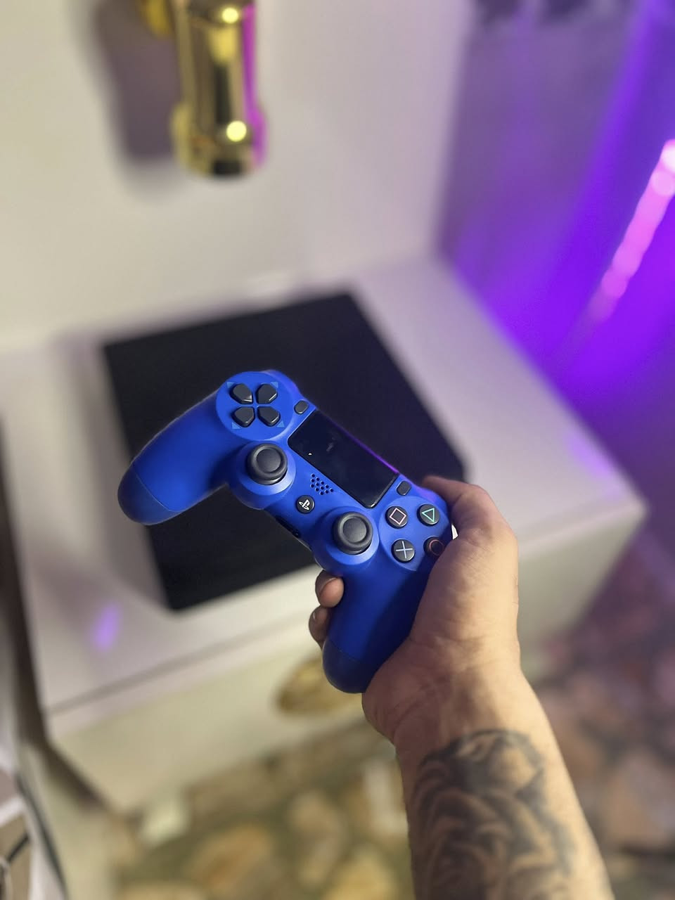 ⸻
🎮 بلايستيشن 4 سليم للبيع 🎮

جهاز PS4 Slim نظيف جداً 💯
🔓 مفتوح (أونلاين) – مستخدم فقط لغرض التنضيف
🕹️ ويا يد تحكم وحدة أصلية
الذاكرة : 500g
🔌 جميع الملحقات موجودة (شاحن + كيبلات كاملة)
📦 ماعدا الكارتون

🔥 الجهاز شغال تمام وما بي أي مشاكل
👍 مناسب للألعاب الأونلاين والأوفلاين

💰 السعر: (210 ) وييه مجال بسيط 

📍 الموقع: (مدينة الصدر )
📞 للتواصل: *********** واتساب
