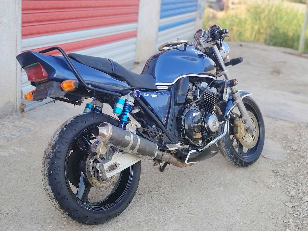 البيع سي بي كفاله كمرك مدفوع وراق شرط الرقم ألف ماتذب عليهه موديل 2000مكاني كوت شيخ سعد السعر مليون 950 وبيه مجال ***********
