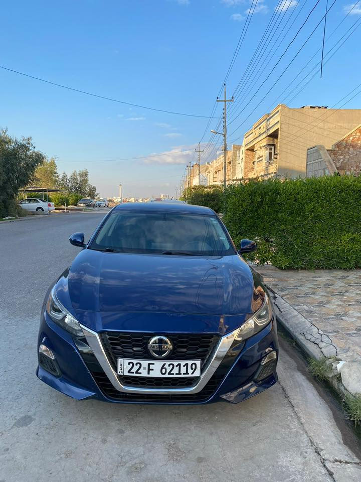 السلام عليكم التيما موديل 20 موصفات Sالضرر 3 قطع صبغ  بدون دواخل ماشيه 150 الف كيلو سنويه جديده السعر 135 بيها مجال ***********
