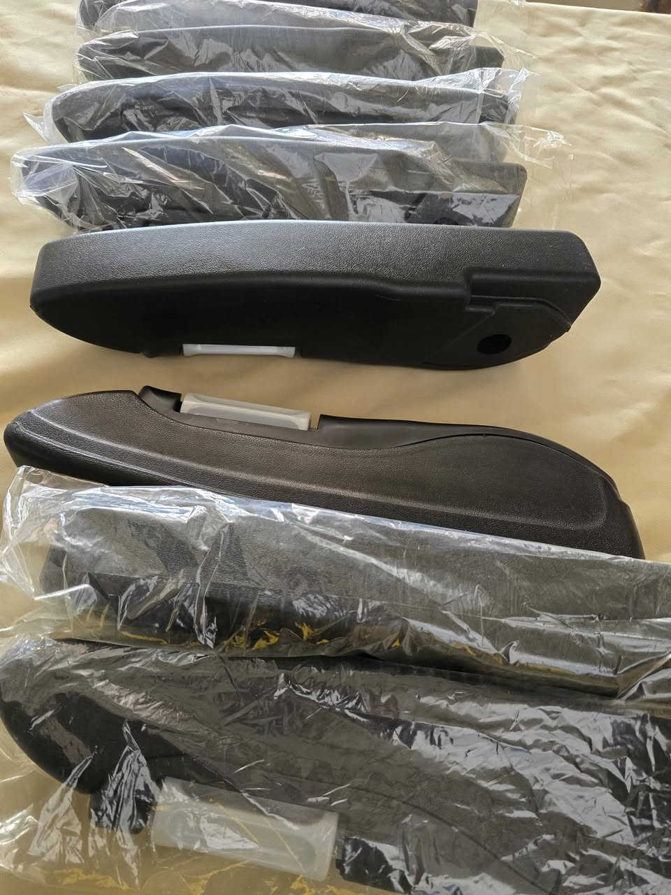 يالله اللهم صل على محمد وآل محمد الى الاخوه الاعزاء زوج يدة كرسي سايق درجه اولى سعر الزوج 75 الف دينار يوجد خدمة توصيل لجميع المحافظات العراق 
***********
***********
