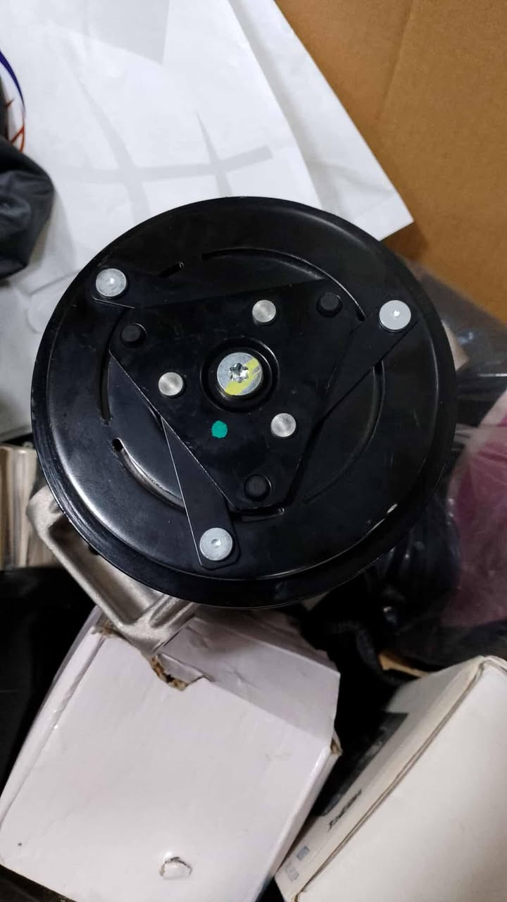 السلام عليكم 
كمبريسر تبريد سيارة ماليبو 
ما اعرف يا موديل بالضبط 
نظام البيع فحم مع التوصيل 100,000


**إذا كنت صاحب هذا الإعلان وتريد حذفه لأي سبب، رجاءا أرسل رسالة إلى الدعم الفني**