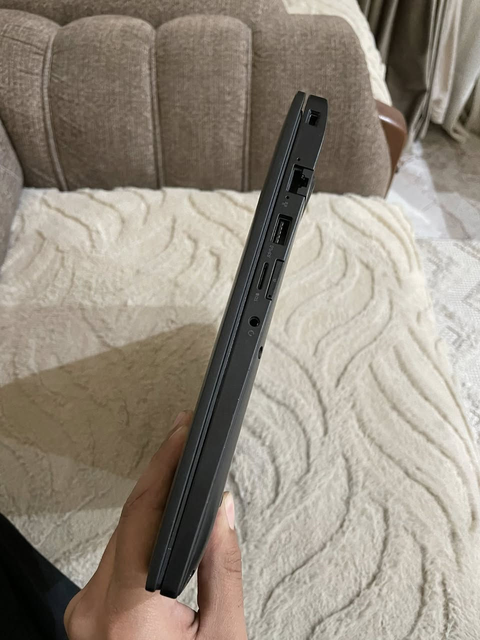 السلام عليكم لابتوب ديل للبيع  اسمه Latitude 7490
المعالج /i7جيل ثامن 
الرامات/8DDR4
الهارد /256SSD 
كرت شاشه داخلي شير 4G
كلش نظيف ومابي اي خلل بحاله الشركه مكاني بغداد 
واتساب ***********
والي يريد توصيل اكدر اشوفله شركه توصيل 
السعر 310الف بي مجال قليل
