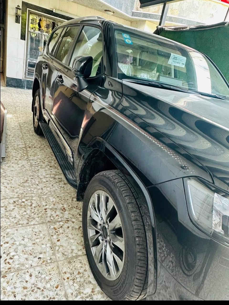 السلام عليكم
البيع لاندكروز بريم اصلي زيرو 
سياره اصل بريم بدون برده جديده لوك السياره  
ومغلفه PPF اصلي ضمان 10 سنوات 
مواصفات جي اكس ار لمتدد GXRLlMlTED 
خمس كامرات محيطيه شاحن لاسلكي تبريد مقاعد تطبيق شاشات 3 جديده مغلفه داخل وخارج وغرضه كله وياه 
بسمي شخصياً رقمه بغداد ومكاني بغداد

***********
