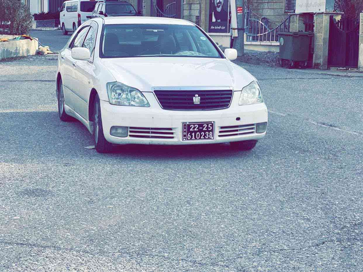 شاهينه ٢٠٠٥ مووس 
 سعري قفلي (٥٣ ) گه لا يه 
گێر و مه كينه بجووك  زؤر كه م بانزين 
ئه خوات  گێر و مه كينه و ته بريدو كاره باي و هه موو گياني به شه رت 
كؤدي بؤ كراوه
*********** السليمانية, العراق
