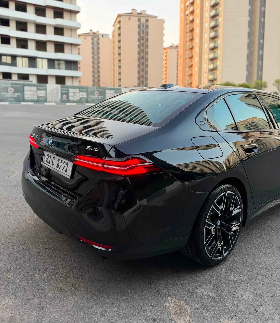 ﷽
BMW 520  
سعر :مناسب جدا🔥
موديل: 2024 🪬
وارد: خليجي ✅
دواخل :لدات كرستال💎
نضافة : سياره 100% 
السعر : 425💰
لوگژري:الفخافه🔱
مواصفات سياره فول اندفجول
دواخل احمر لون راقي
بانوراما
٥ بردات
7 مود تغير شاشات
شاشات ديجتل
لدات متنوع الخلفيات
اوتو بارك 
تحكم من الموبايل بلكامل
تحكم عبر التكلم بلكامل 
تنوع القياده ٦ مراحل
حساسات ٣٦٠ درجه
شاشه عربيه بلكامل
شاشة تبريد مركزي خلفي
صندوق كهرباء
رادارات امامي خلفي جوانب
كسنان مساج وخزن وكهرباء
ترحيبbmw
بيها نص جاملغ خلفي صبغ فقط
 محرك بشرط ارقام سنويه جديده ب اسمي راسن احولك مكان السياره السليمانيه  ***********
