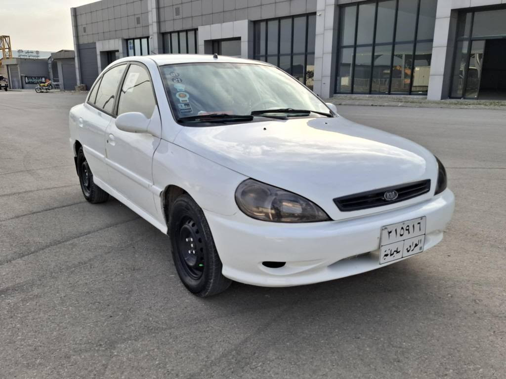 کیا ڕیۆ مۆدێل (2001) 
گێڕ عادی 
سعر (39) گەڵاو کەمێک مجال
***********
***********
گێڕو مەکینە و تبریدو تەقەو ڕەقەو کارەبای بەشەرت . زۆر پاکەو هیچ مەسرەفێکی تیا نیە . 
تبرید ساردو گەرم مەزبوت .
چوار تایەی لۆکی لەژێرە . 
هیچ دەعم و لێدرانی نیە پێش و پشتی کەپسە . 
سەنەوی تازە بەسەر چووە .
تحویل غرامە بە شەرت . 
مشتەری تیل بکە . السليمانية, العراق
