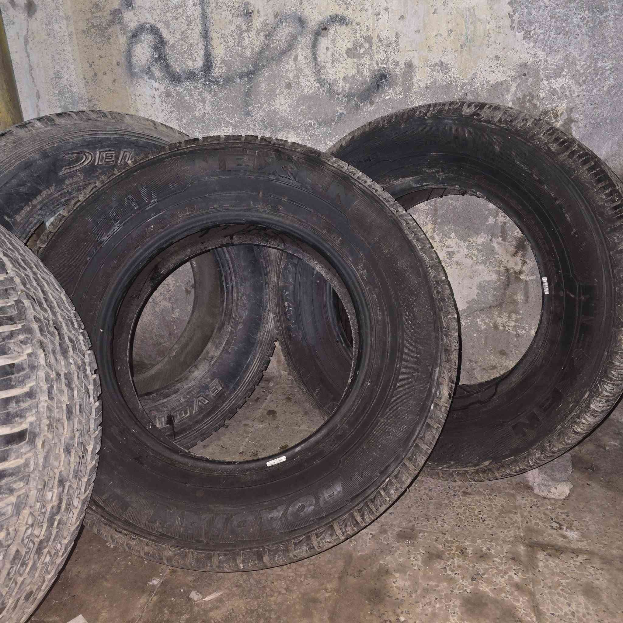 السلام عليكم تايرات هايلوكس اخو الجديد 4 أزواج.   رقم الهاتف
***********
