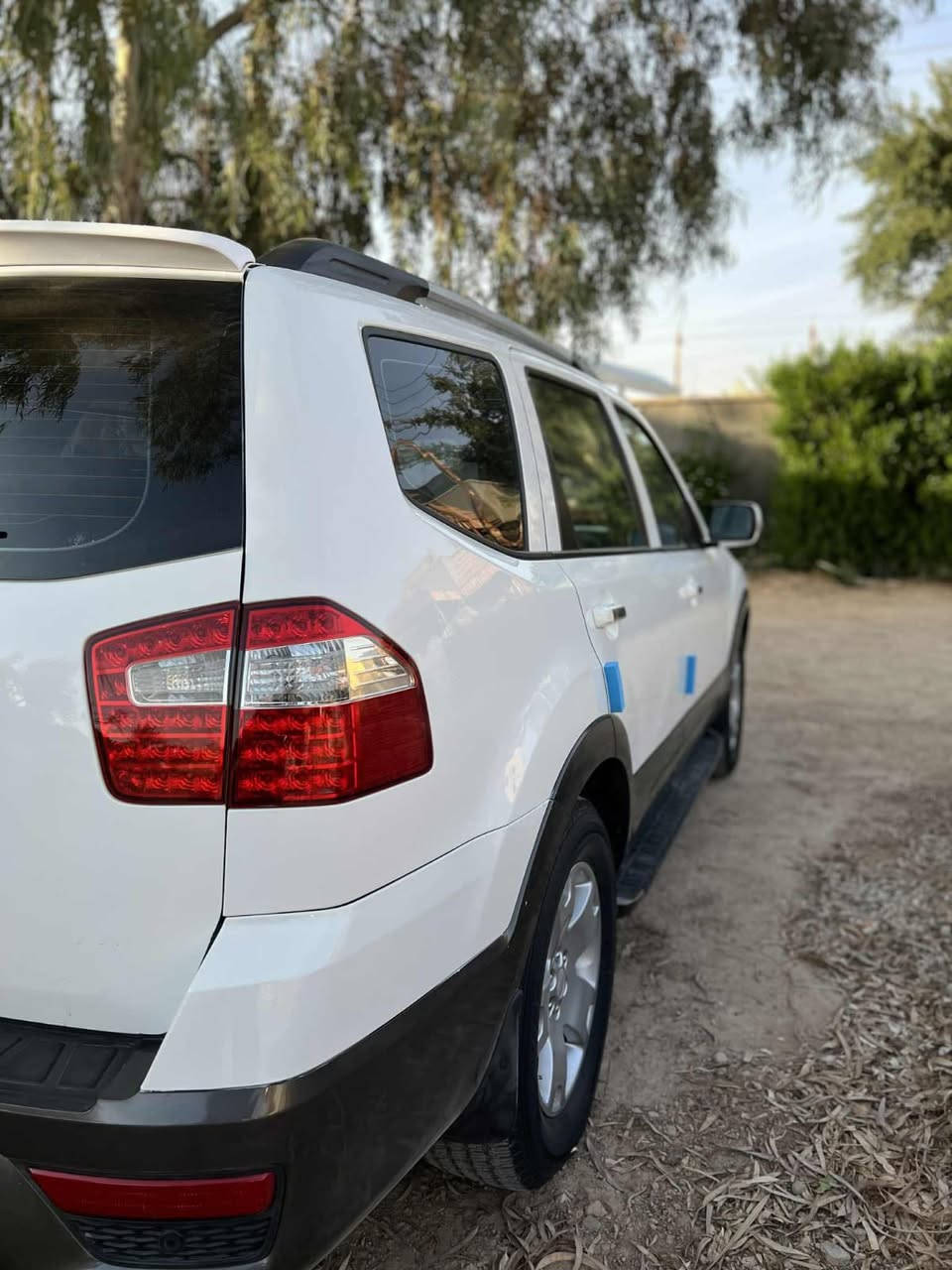 السلام عليكم موهافي 2012 رقم بغداد خليجي 
مكفوله من الصبغ والتبديل بيها بارد خفيف بالباب 
صدر تاير جديد السياره جاهزه من كلشي 
كير محرك جاهز 
فول ما عدا البصمه 

السعر 147 ورقه وبيها مجال 
عنوان بغداد 
***********
