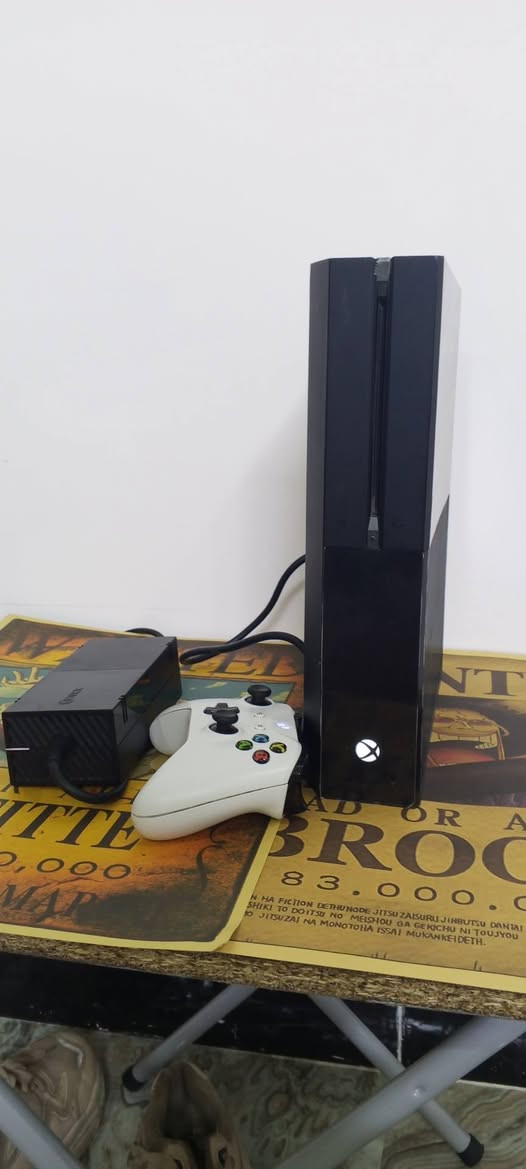 اكس بوكس وان فات نظافه 99 و 500 جيجابايت و جهاز راقي كلش نظيف و محرك اصلي بلادي و كلشي بي بلادي و اي سؤال او شراي هذا رقمي ***********
