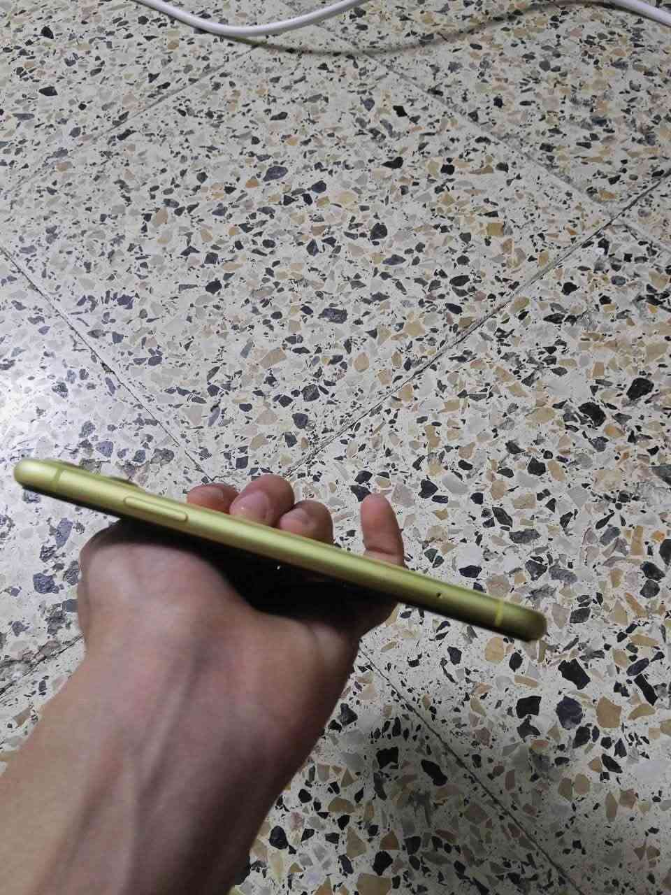 آيفون 11 عادي للبيع 
ذاكره ٦٤ 
بطاريه ٩٤ 
ما مفتوح ولا مبدل بي شي 
جهاز نضيف وضع شركه ضد المي 
سعر 250 مكاني موصل 
***********
