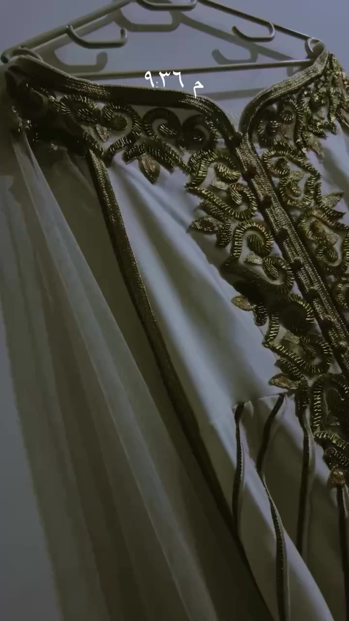 قفطان عقد قران شغل يدوي لبسته ساعتين قياس سمول ويلبس ٧٠ كيلو لان حزام ولاستيك بالضهر اخذته ب٢٠٠ ابيعه بنص سعر ١٠٠ شرط الفحص امام المندوب ومتوفر توصيل


**إذا كنت صاحب هذا الإعلان وتريد حذفه لأي سبب، رجاءا أرسل رسالة إلى الدعم الفني**