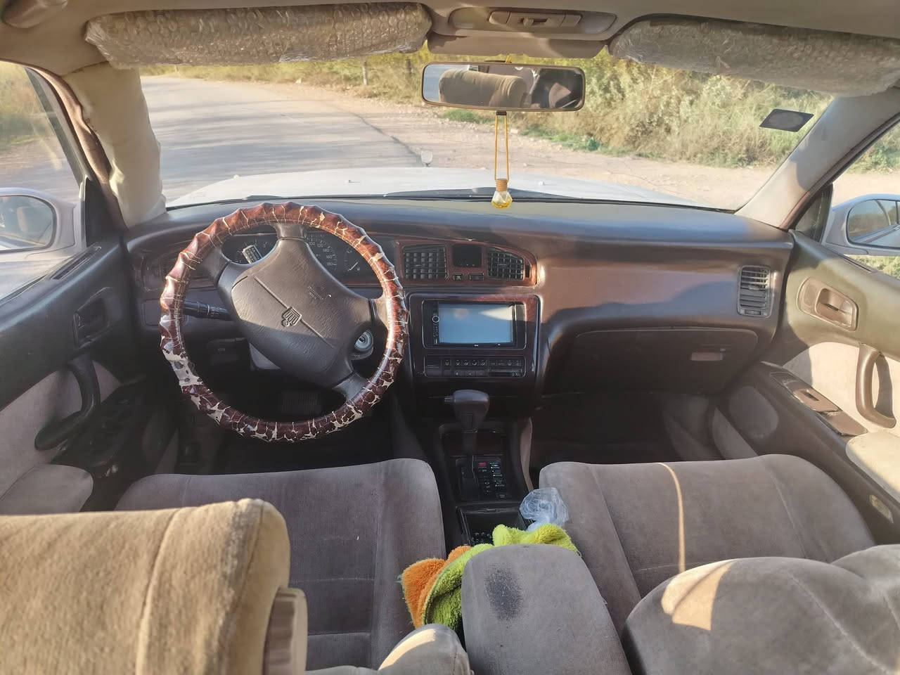 بطه متصل موديل ٩٢ محرك ٣٠٠٠ رقم بغداد دولي مكانه واسط بسمي تخم تاير وباتري جديد سعر ٥٢ بيه مجال قليل *********** وبخدمت شراي سياره مال جناي
