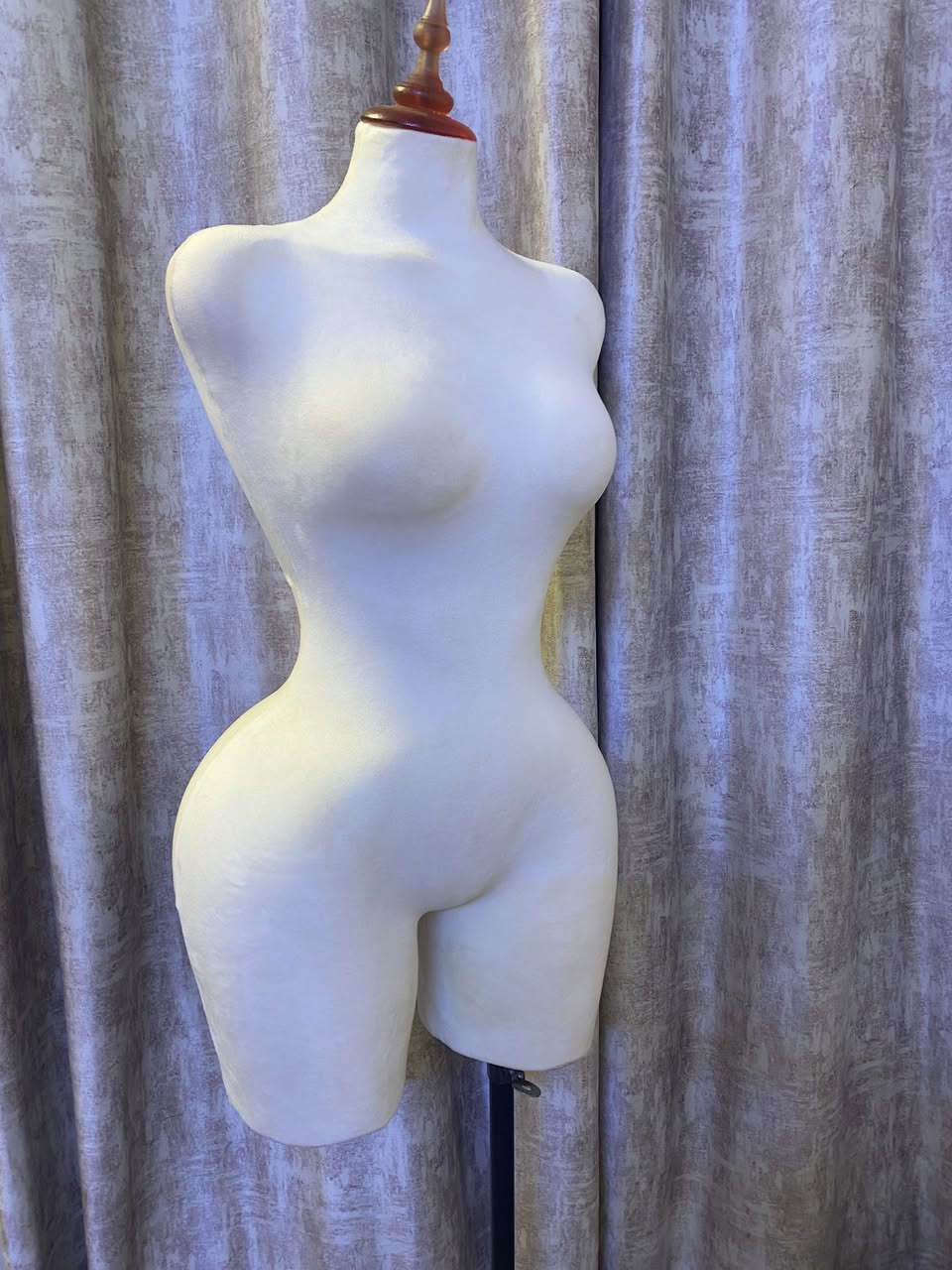 مليكانه نحت خياط تفصيل قياسها ٤٢ 
سعرها ٦٥ 
للتواصل ***********
