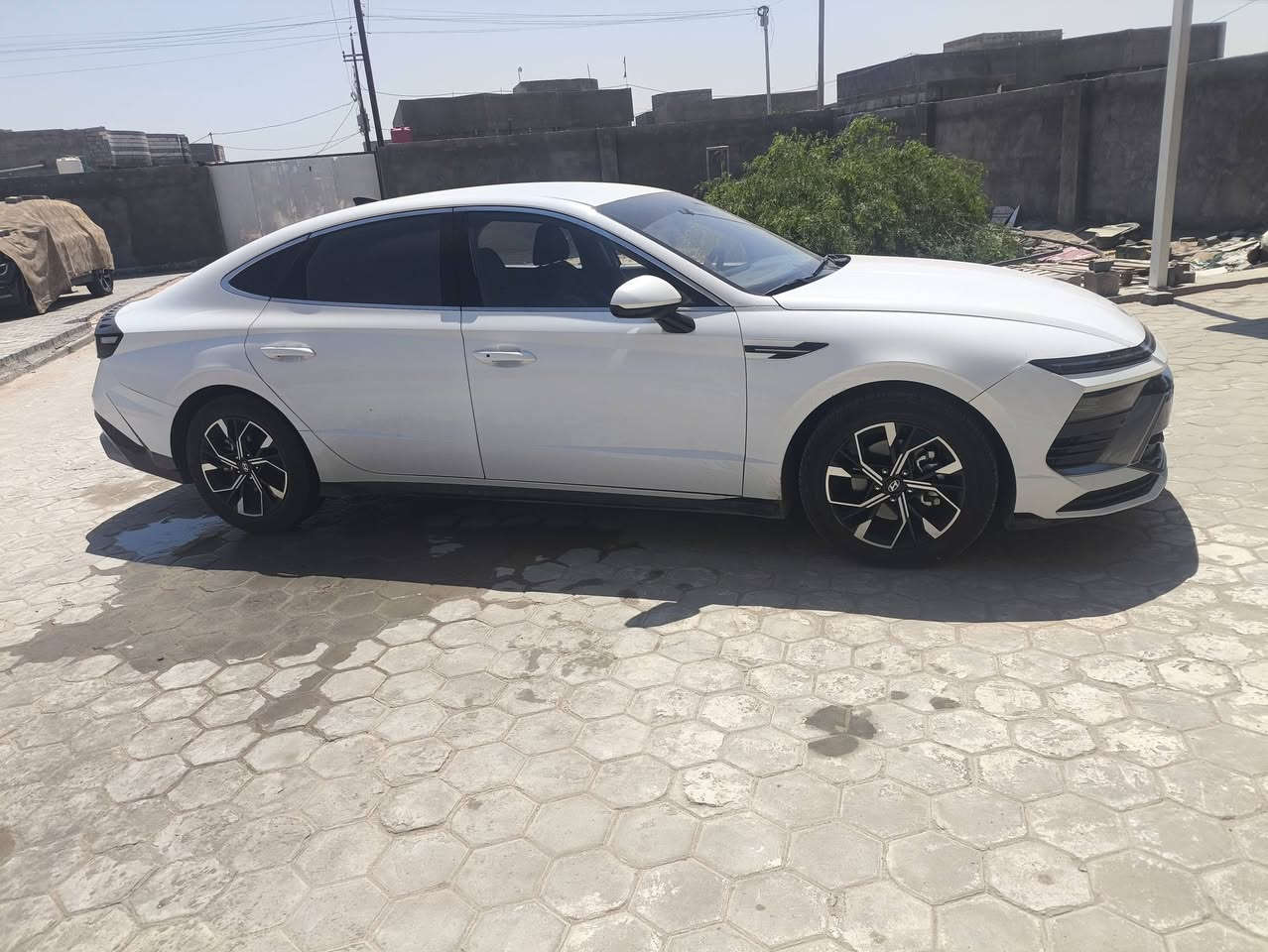 السلام عليكم سوناتا موديل 25 كوري اصل السيارة خصوصي موتكسي ماشيه 26 ألف تعمل بالغاز فقط بيهه بنيد صبق من كوريا والباقي كفالة عامه رقم بغداد تحويل السعر 188 مكان بصره خور الزبير رقم ***********
