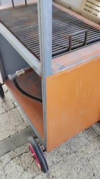 عربانه مال همبرجر الفحم جديده للبيع عنوان بغداد حي اور السعر 500 وبيها...