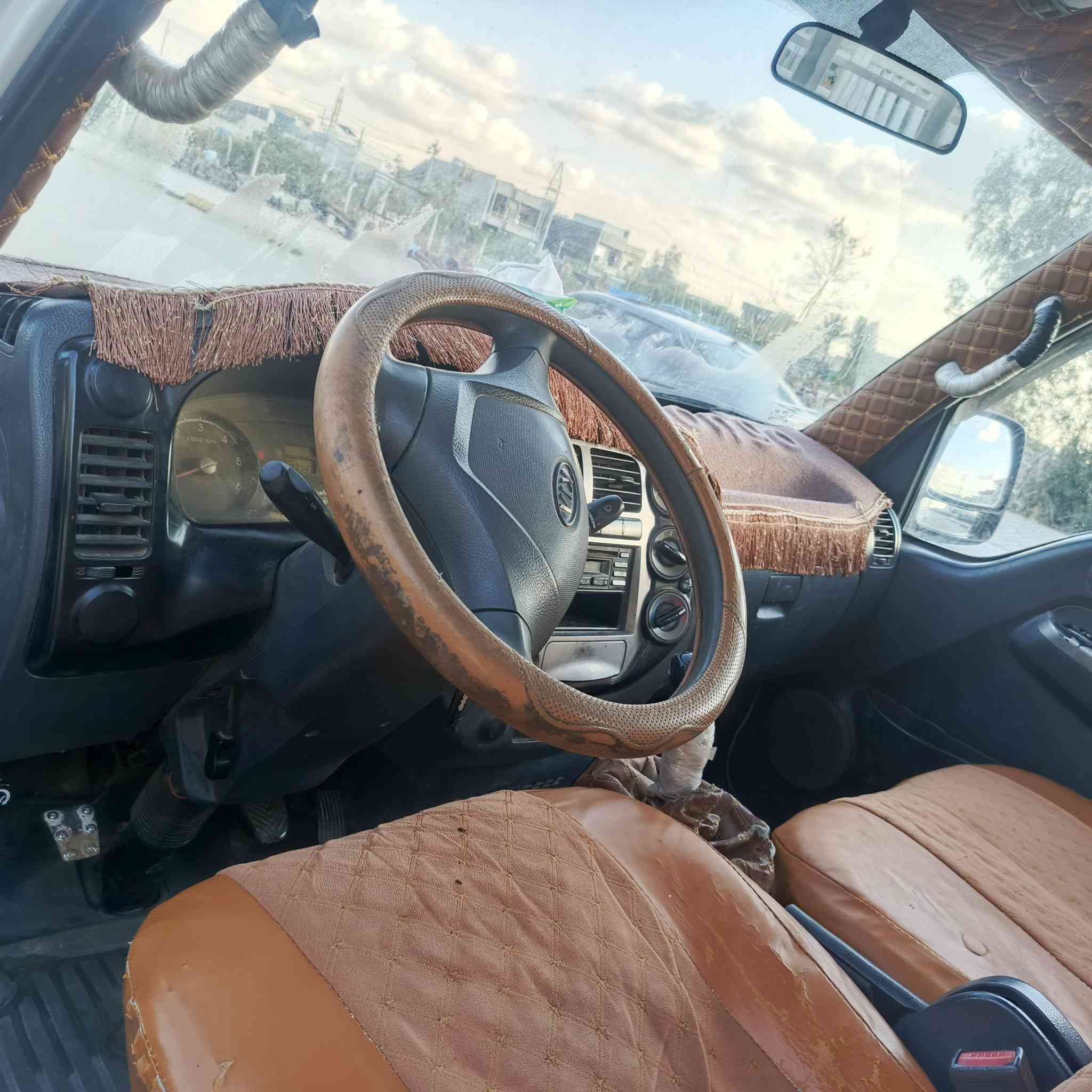 السلام عليكم كيا للبيع  صلاح الدين رقم دولي وحصة كاز موديل 11 محرك وشاصي شرط وكهربائيات كله شغال تدفئه وتبريد السعر 110 بيها مجال مكان السياره كركوك حي العسكري للاستفسار الاتصال على ***********
