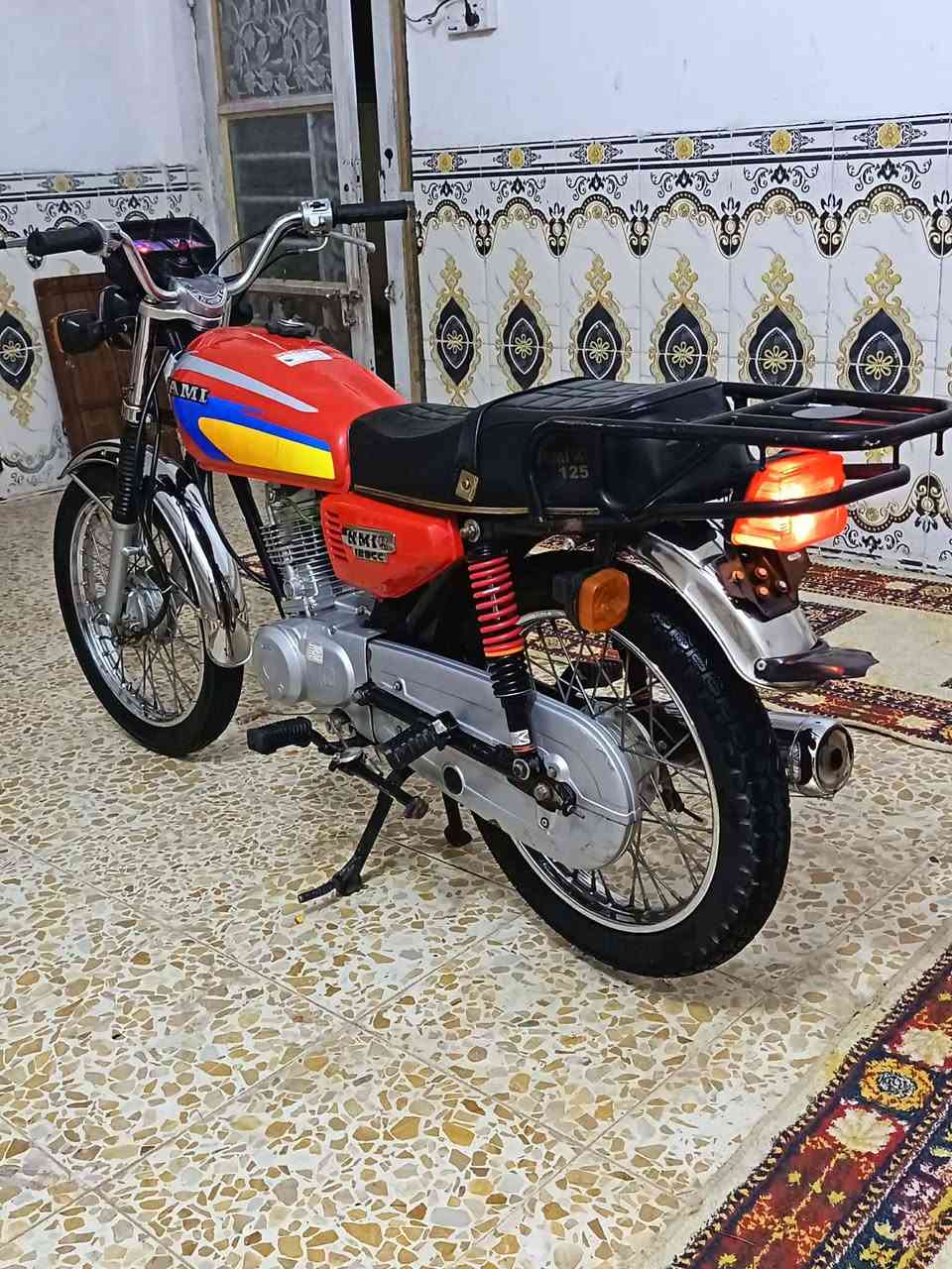 السلام عليكم شباب 22 ناعمه اتياز اوراق اصولي دراجه حلوه خير من الله ما ناقصها شيء مكي كوت شارع النفط السعر 650 بها مجال الشرائع الخط من تصل ***********
