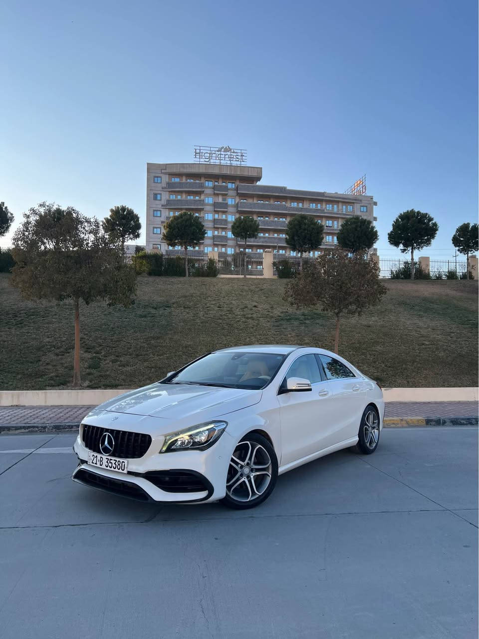 Mercides benz CLA 2017 

٠۷۷٠۲۱٦۱۲۱۸

مارسیدس ۲٠۱۷ سی ئێڵ ئەی

سەیارەکە ۲ پارچەی بۆیاخە بەبێ ناو گرتن بەشەرت تەنها پەمپە

مەکینە ٤ بستۆن مەرغوب 
۲٠ تۆربۆ
مەکینەو گێڕ نەکراوەتەوە بەشەرت 
سەنەوی و رەقەم تا ۲٠۳٠ تازەیە

دەعامی بۆ دەعامی بەشەرت

مواسەفان فول فول بێ پانۆراما

کوشن جلد
کوشن هیتەر 
شاشە گەورە
کامێرە حاسە
ڕاداری ئاوێنە 
ڕاداری جادە 
خەتی جادە 
ناو زەرد 
کوشن سپۆرت بیلادی
عەدەسە و زینۆن
زۆر مواسەفاتی تر

٠۷۷٠۲۱٦۱۲۱۸

۱٤۸$ مەجال السليمانية, العراق


**إذا كنت صاحب هذا الإعلان وتريد حذفه لأي سبب، رجاءا أرسل رسالة إلى الدعم الفني**