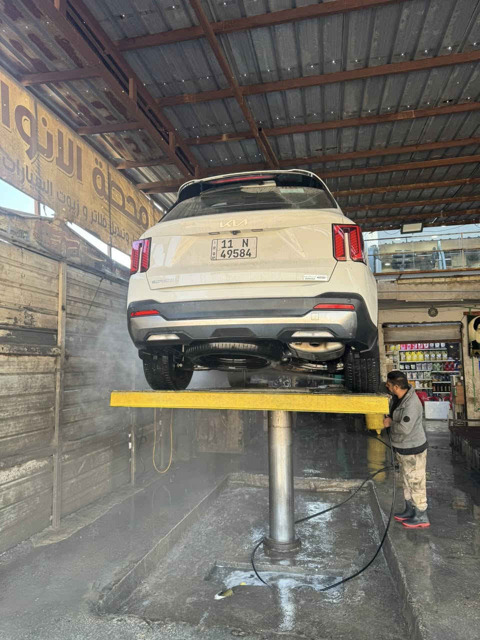 السلام عليكم                                              سيارة سورنتو موديل ٢٤ للبيع                             سيارة جديد مكفوله من صبغ.                            العنوان حي اور تلفون ***********  السعر  ٣١٥ العداد   ١٩.
