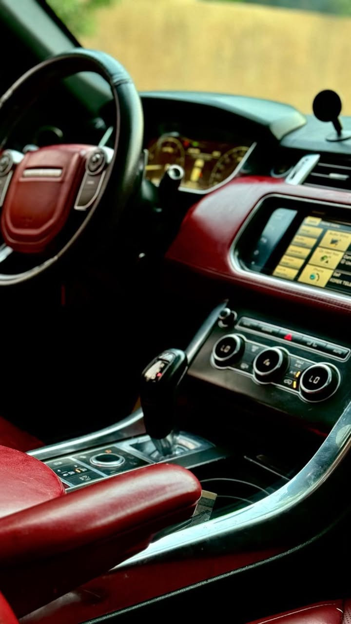 رانج روفر سبورت  2014 فول موصفااااات

خليجي صفر شركة سردار ضمان دولي 

مكفولة كفالة عامة من كلشي حتى من جكة الابرة 

محرك 6 سلندر سوبر جارج  شرط بدون فتح بدون بخار المحرك كلة بشرط مكفول من كلشي 

رقم بغداد هزة وسنوية وبراد كلة جديد 

ادامة كاملة بشركة سردار صفر مسج سيارة  مابيهة كل جزء بالسيارة بشرط من جوبلسات من فلاتر من دسكات
اخوان مستحيل اكو رانج 14 بهيج نضافة السيارة تراي زيرو بشرط تطلع بيهة وين متحب تراي اذا سمعت صوت واحد بالداخل تاخذ السيارة بلاش سيارة ترايهة مال 24 رجائاً
السعر 260
***********
