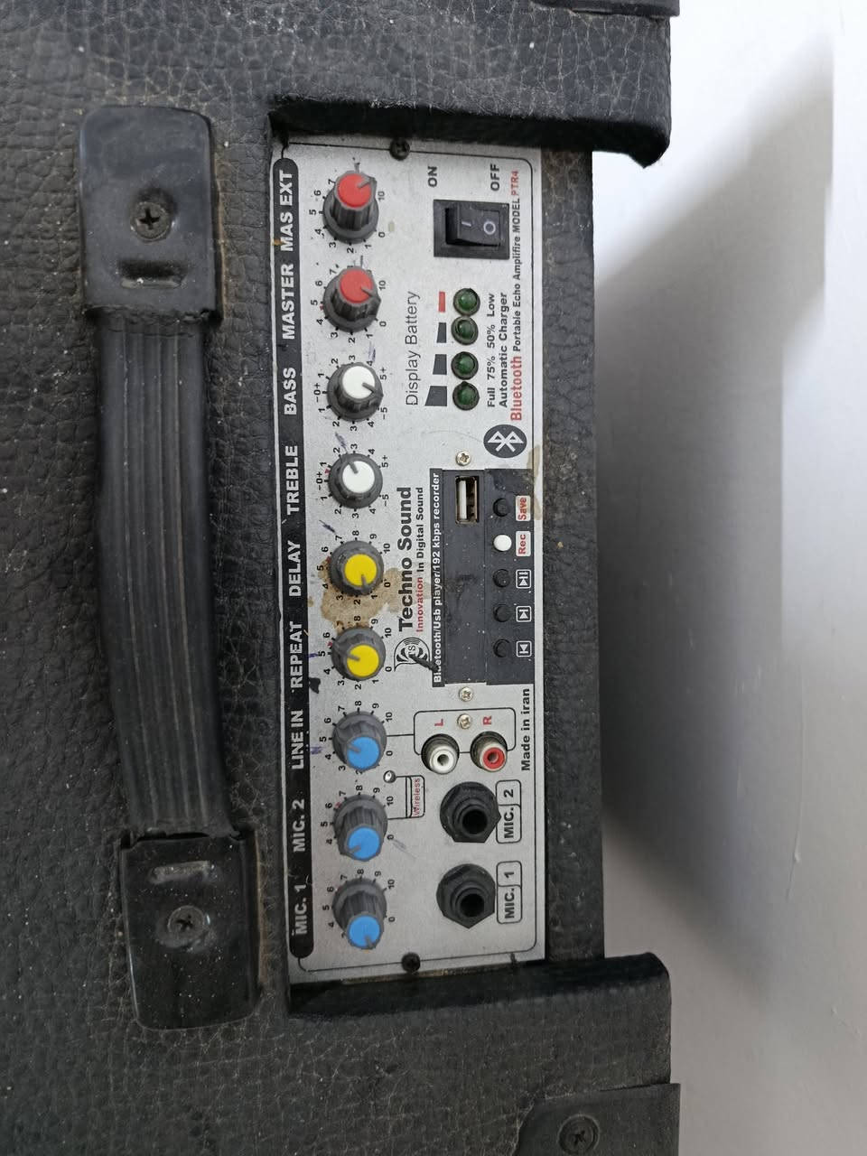 سبيكر Techno Sound للبيع
سبيكر متنقل ماركة Techno Sound
صوت قوي وواضح، مناسب للمنبر، المحاضرات، المجالس، والاستخدامات العامة.
المواصفات:
بلوتوث
USB / MP3
بطارية داخلية
مدخلين مايك
تحكم بالصوت (Bass – Treble – Echo)
حجم كبير وصوت عالي
الحالة:
شغّال تمام، استعمال نظيف، كلشي واضح بالصور

بوقية EV أصلية للبيع
بوقية (Compression Driver)
موديل TSU-100B
قدرة 100W – 16Ω
مناسبة للمنابر، المساجد، المحاضرات، والسبيكرات الصوتية.
صوتها واضح ونقي بالكلام.
الحالة:
نظيفة وشغّالة 100٪

السعر:
(350 الف دينار عراقي)
المكان:
(النجف الأشرف ،حي الكرامة)
الجاد يتواصل خاص 📩


**إذا كنت صاحب هذا الإعلان وتريد حذفه لأي سبب، رجاءا أرسل رسالة إلى الدعم الفني**