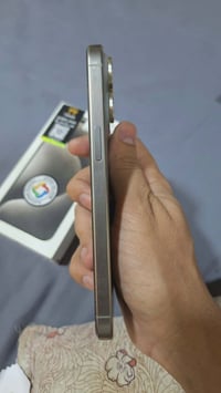 جهاز 15برو ماكس ذاكره 256 بطارية 🔋 86مكفول الجهاز سعره 980 للتواصل خاص...