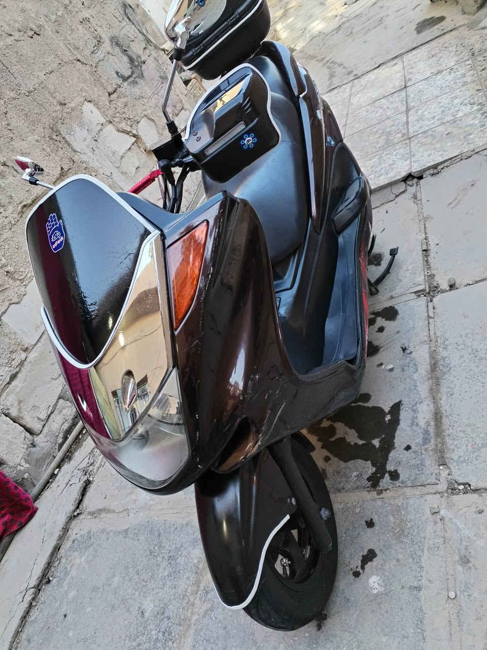 سلام عليكم دراجه ماجسته دبل رون سرعه ١٦٠ مكينه تايرات دبلات كهربائيات كلها شغاله بس بيها كلج امامي وقايش ما متواجد عل فيس بوك *********** مكاني بغداد المشتل شارع الجامع
